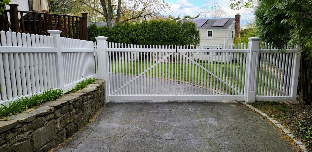 Vinyl Fence Example 1